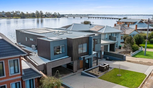 Edgewater on Irvine