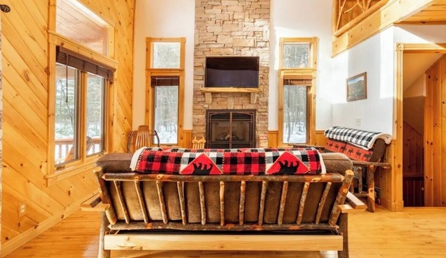 Edin's Chalet - Whiteface Mountain 4-bedroom-2 Baths - 7 beds