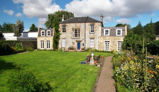 Edinburgh, Dalkeith , Eskbank , vacation rental. S T LET LICENCE APL' MLOOO90P