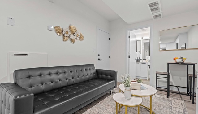 Edmonton Whyte Ave Private Basement Suite 😍 Sleeps 4!