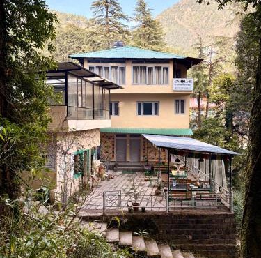 Eevolve Dharamkot - An Eco Hostel