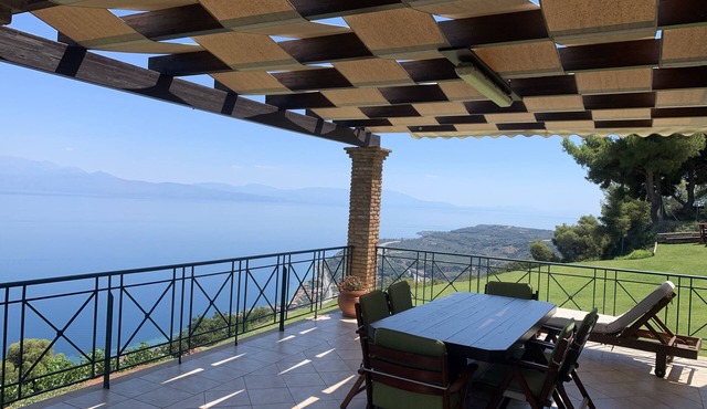 Efmelia seaview