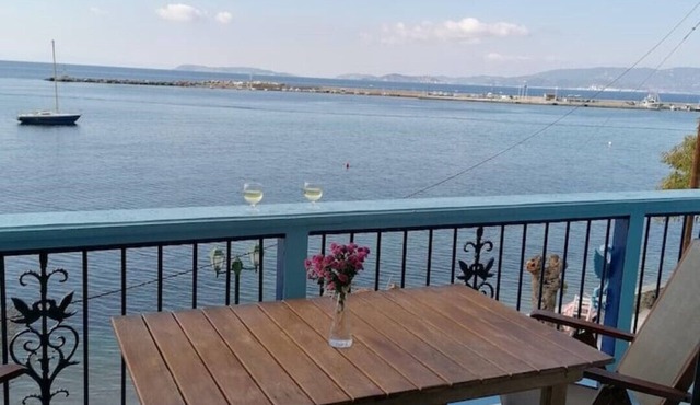 "Eftopia Sea front apt.(67 sq.m.), 3min. from the beach!