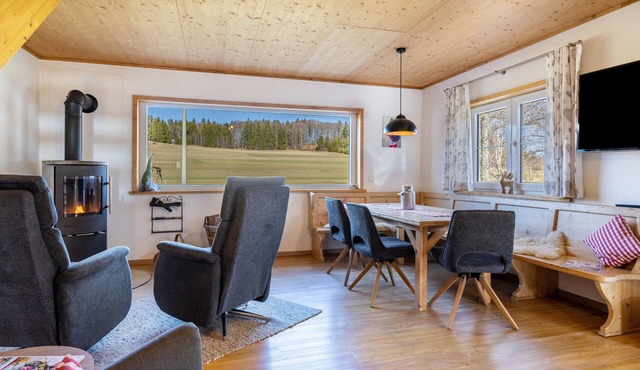 Eichenstein Holiday Home – Alpine Charm & Rustic Wood Stove High on the Swabian Alb