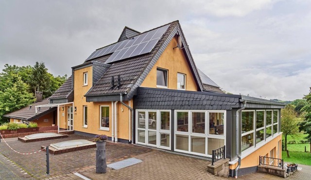 Eifelsonne 12-Bed House - Eifelsonne House