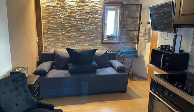 Eifelstuben with charm - Stollenstube, studio for 1-2 pers. directly at the lake/castle