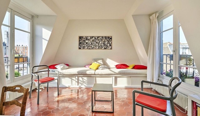 Eiffel Tower views - Bright - Spacious, calm apartment with elegant decoration