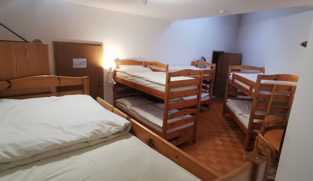 Eight-bed room
