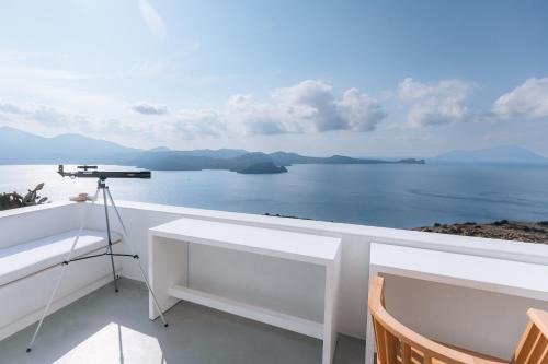 Eight Infinity Suites - Cliffside Residence -