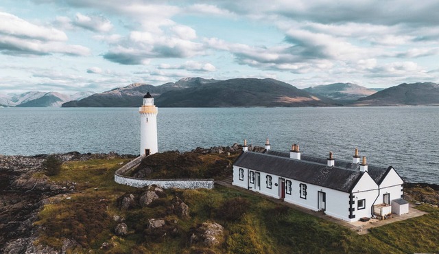 Eilean Sionnach Lighthouse Cottage