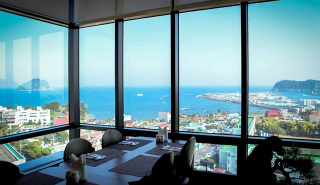 Eins Hotel