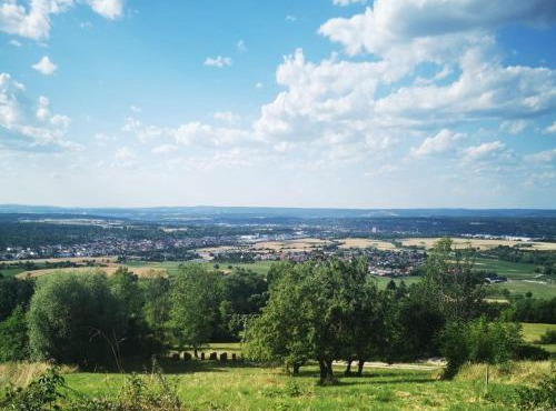 Einssein-Bergfried 120 qm Apartments mit Terrasse und Panoramablick