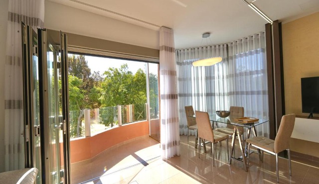 El Balcon Deluxe