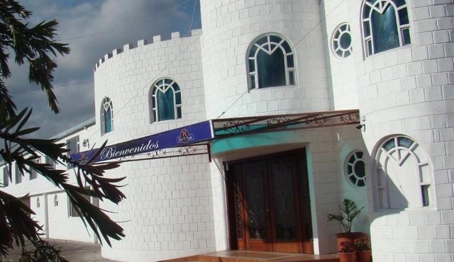 El Castillo Hotel
