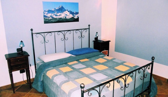 EL CAVAJER) blue room