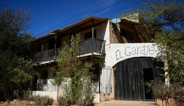 El Garaje Hostal