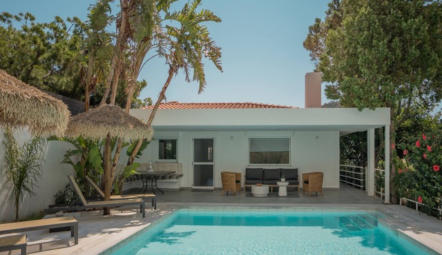 El Mar Pool Maisonette with 3 BDR, 7 min from beach