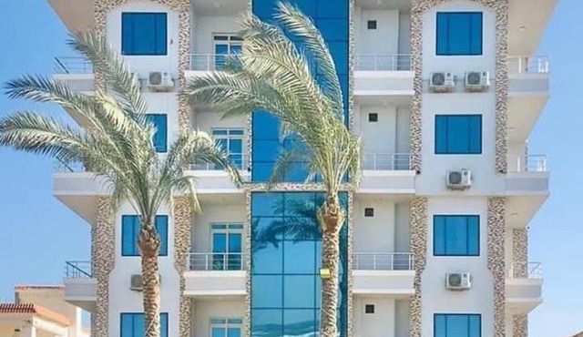 El Mena Beach