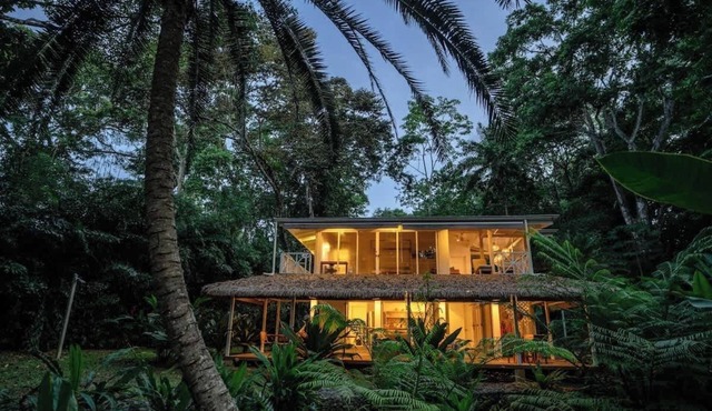 El Oasis Beachfront - Oceanfront Escape