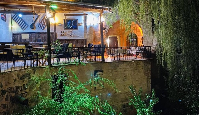 Ela cave house