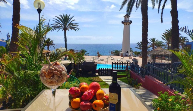 Elaborately renovated vacation apartment located directly on the beach