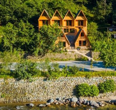 ELASYA BUNGALOV