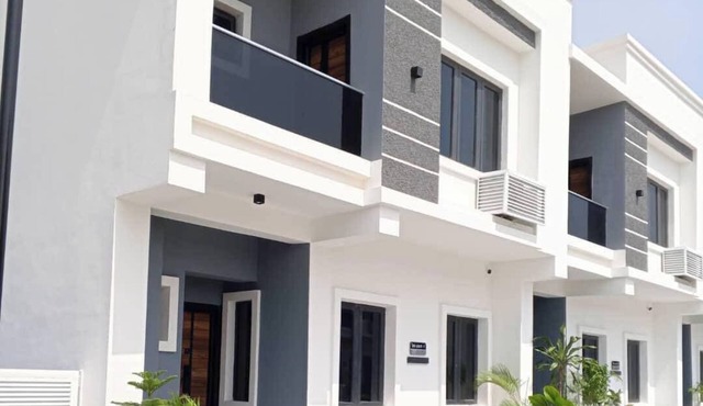 Elconia Apartments