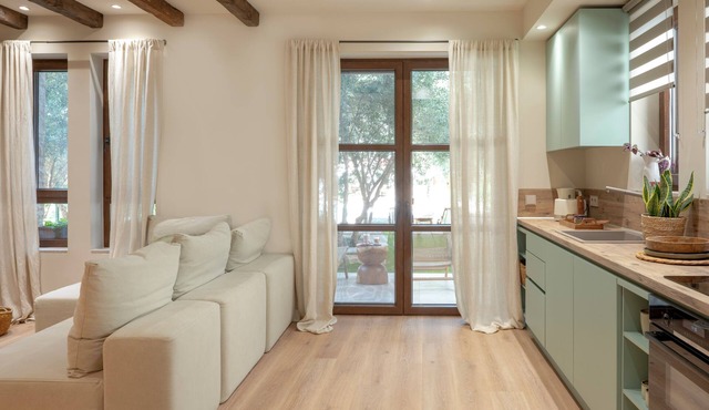 Elea 1 - Modern with comfortable furnishings and close proximity to the beach
