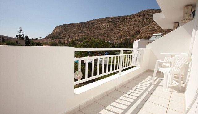 Eleaterra Hotel