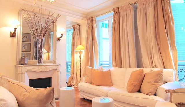 Elegance in Saint Germain des Prés - Bonaparte - Left Bank