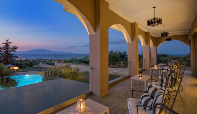 Elegance Luxury Executive Suites - Adults Only
