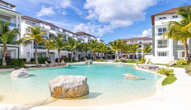 Elegant 1-BD Luxury Escape in Paradise in Estrella