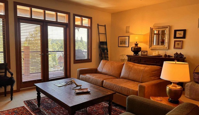Elegant 2 Bedroom, 2 bath condo at the base of Red Mountain