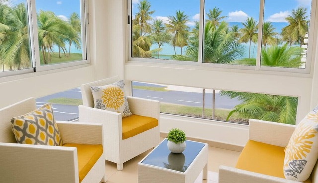 Elegant 3BD Condo with Sea View, King Bed, Pool