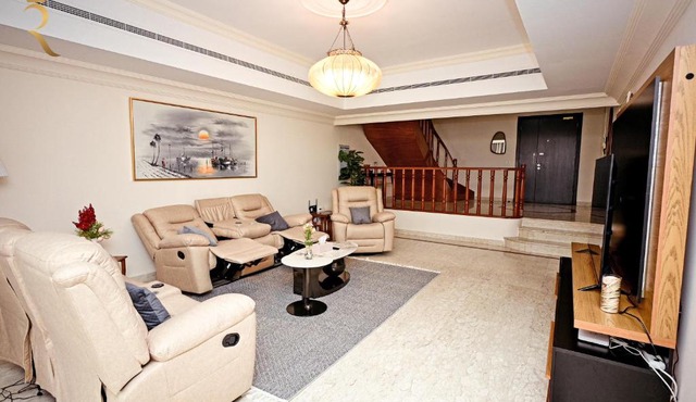 Elegant 3BR Corniche Stay with Stunning Sea Views