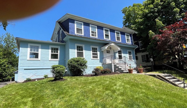 Elegant 4 bedroom 1900 farmhouse, historic district:Vassar, Marist, CIA, IBM!