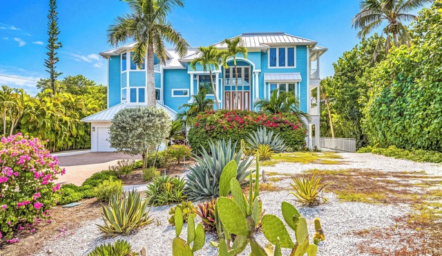 Elegant 5BR Beachfront Estate with Elevator, Private Pool & 3 Kings