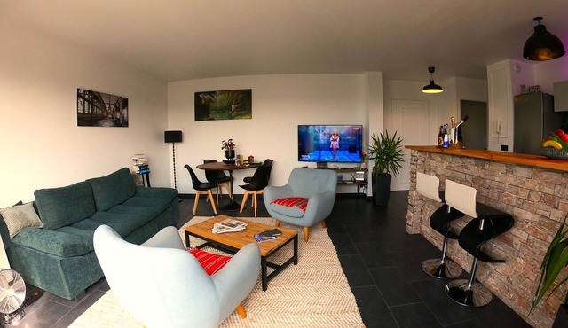Elegant 70m2 Rooftop at the foot of Le Bourget station