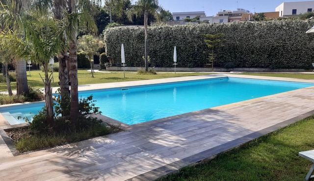 Elegant and comfortable apartment with terrace and swimming pool