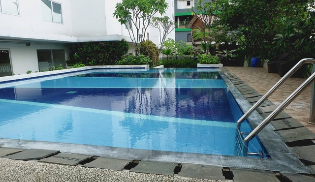 Elegant and Comfy Studio at Bassura City Apartment