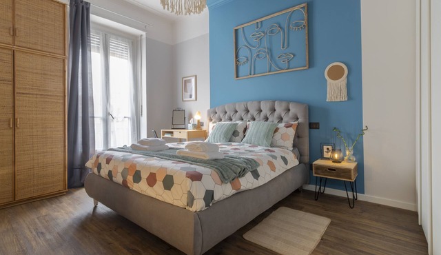 Elegant and functional suite convenient to the city center accessorized with everything