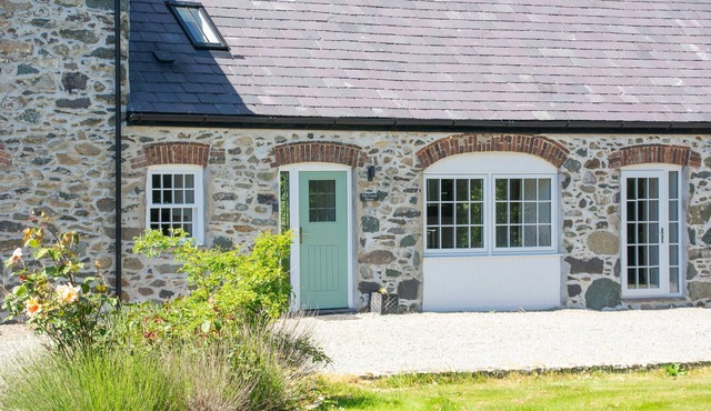 Elegant Barn Conversion | Luxury Estate | Hot Tub