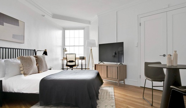 Elegant Brookline Studio w/Gym & W/D, by Blueground