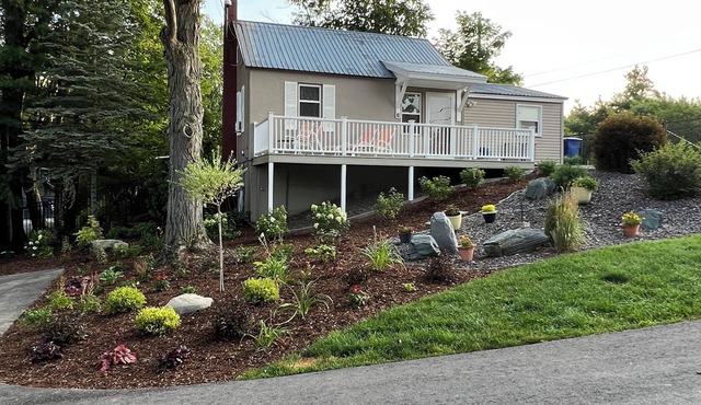 Elegant Cottage on Lake Bomoseen Vermont