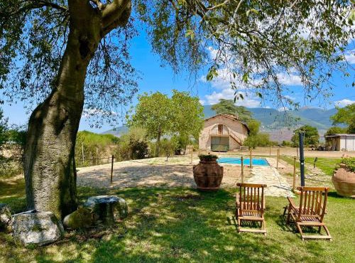 Elegant Farmhouse Retreat in Poreta, Italy