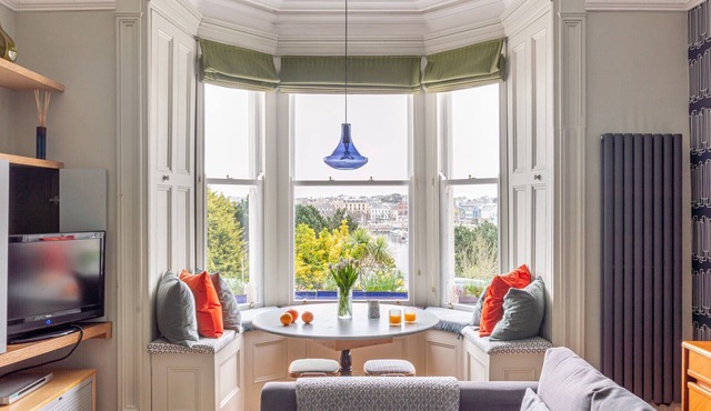 Elegant Luxury sea view apartment. Over looking Bangor marina & Pickie Park.