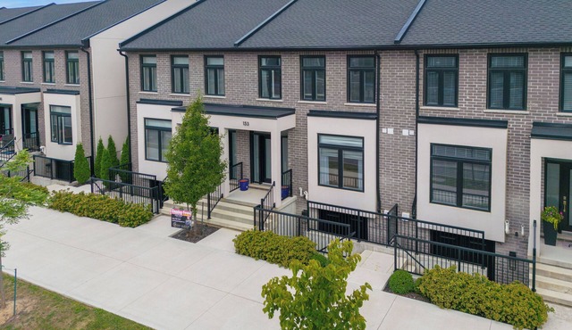 Elegant, Peaceful Retreat near Niagara Falls