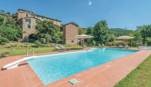 Elegant private villa nestled in the heart of Umbria, for exclusive stays