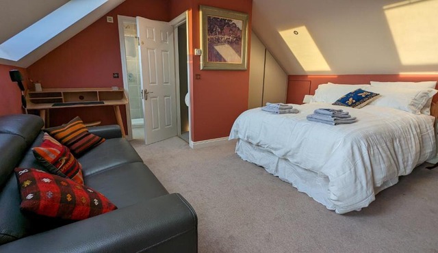 Elegant Relaxed Studio