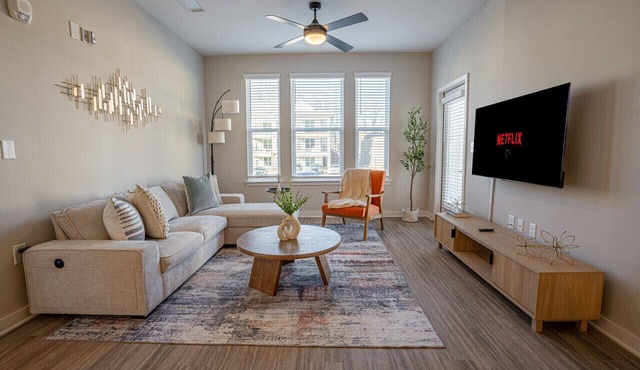 Elegant, Spacious Apt | Pool | Long Stays